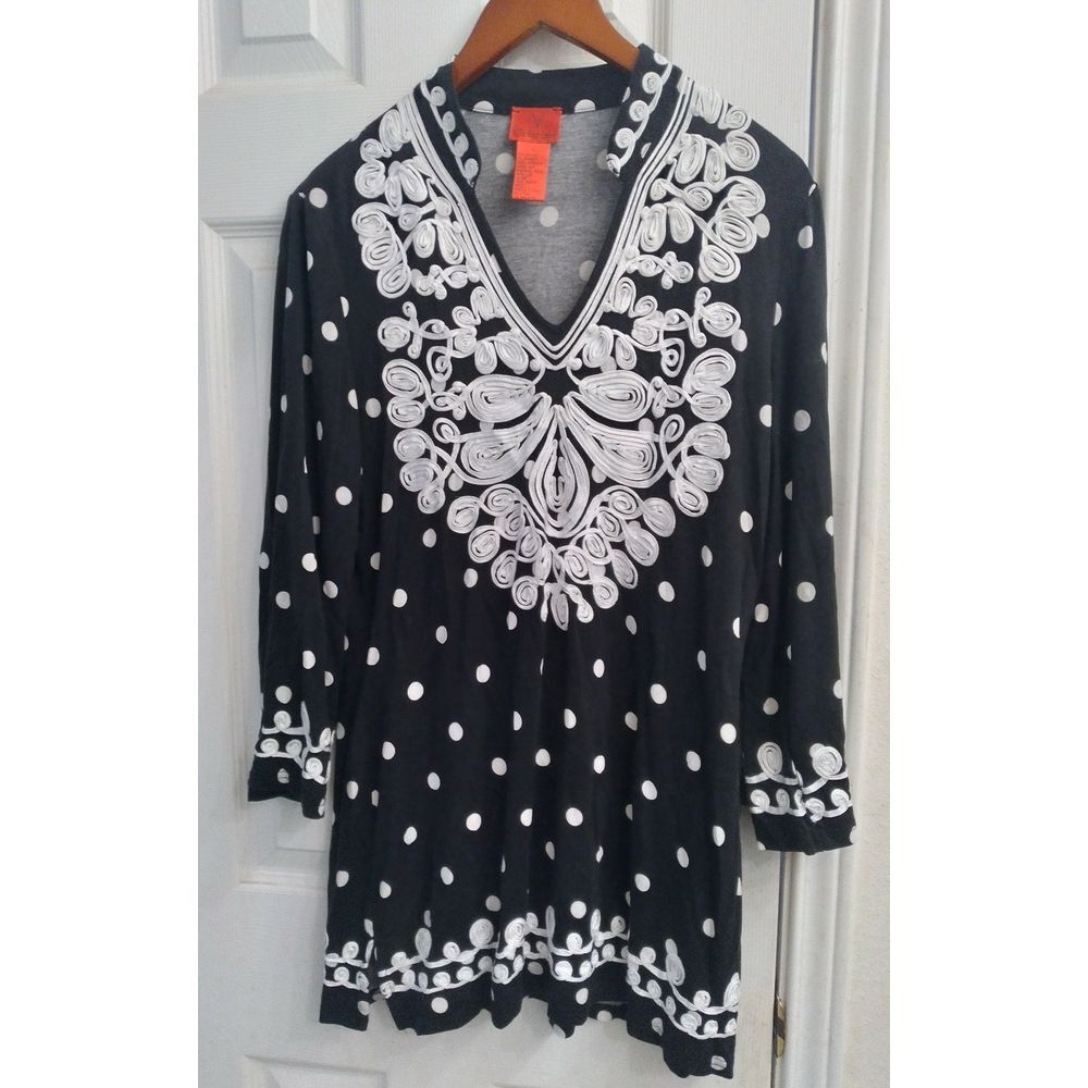 Elegant Black & White Polka Dot Tunic with Embroidered V-Neck Design Long Sleeve